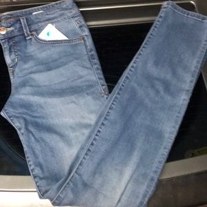 Level 99 lily skinny straight